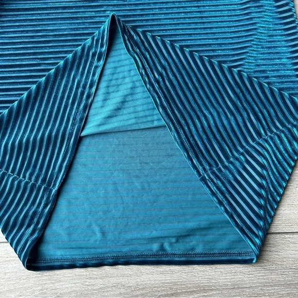 Michael Kors Turquoise Velvet Stripe Flutter  Sleeve Top - Picture 11 of 14